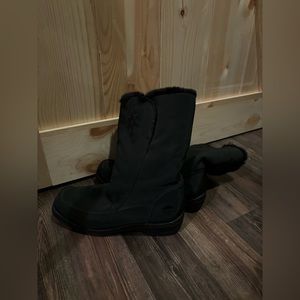 Totes black snow shoe boots